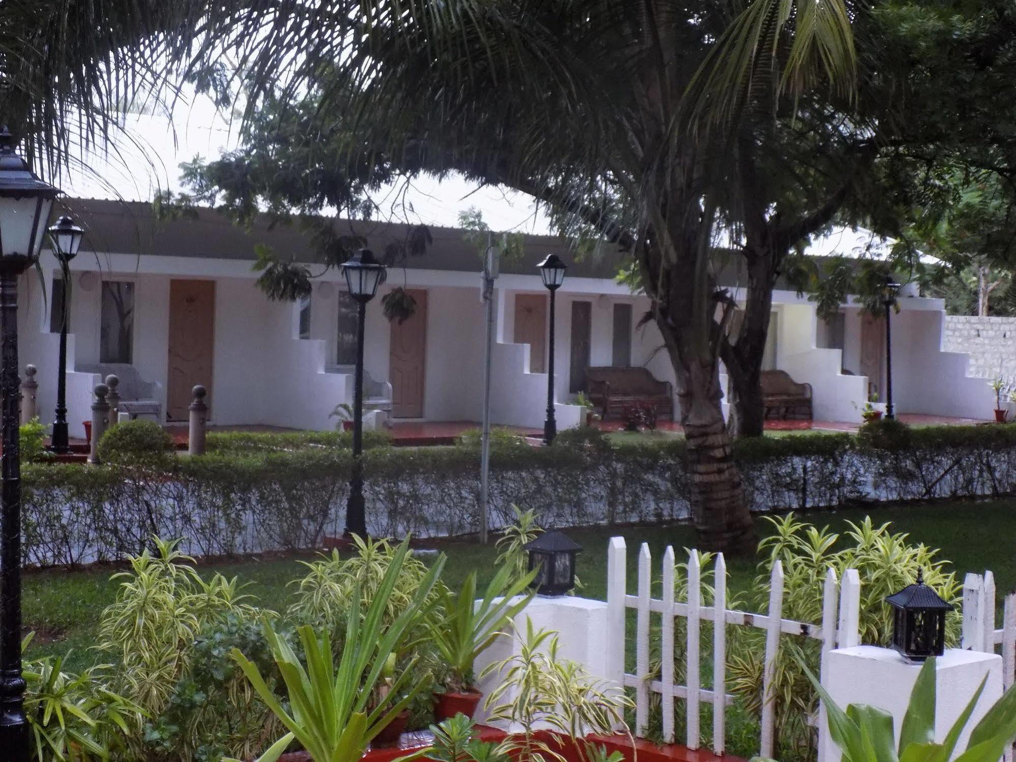 Sathyam Grand Resort Sriperumbudur Exterior foto